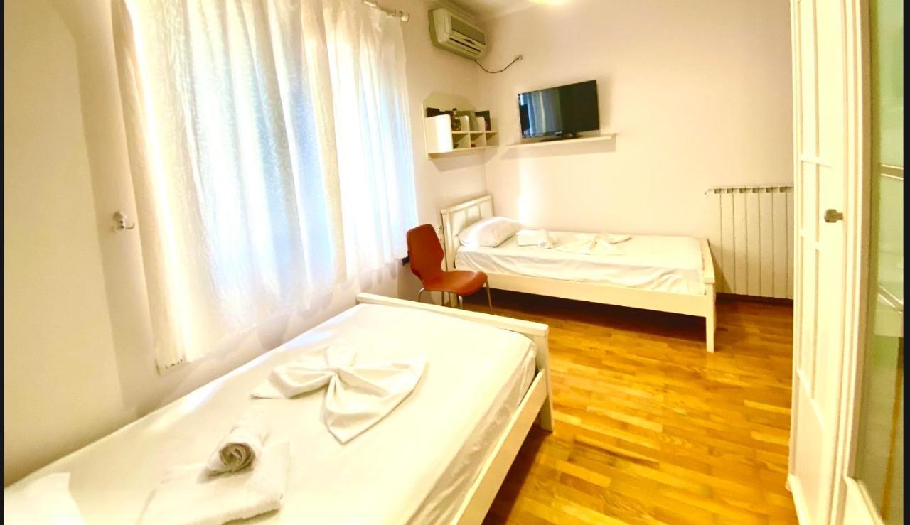 “Stadium” Apartment Tirana Eksteriør billede